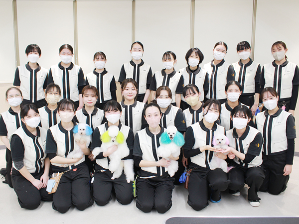 ２年生のカラーリング実習～Cクラス～